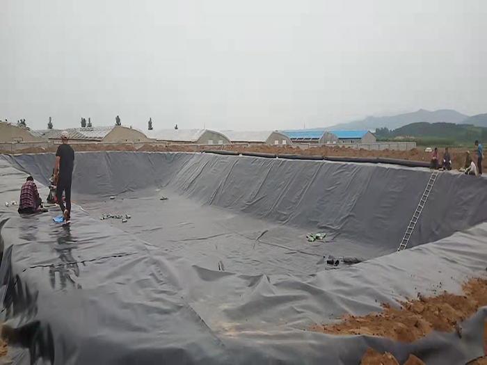 尾矿库土工膜场地修整、铺设、焊接及注意事项