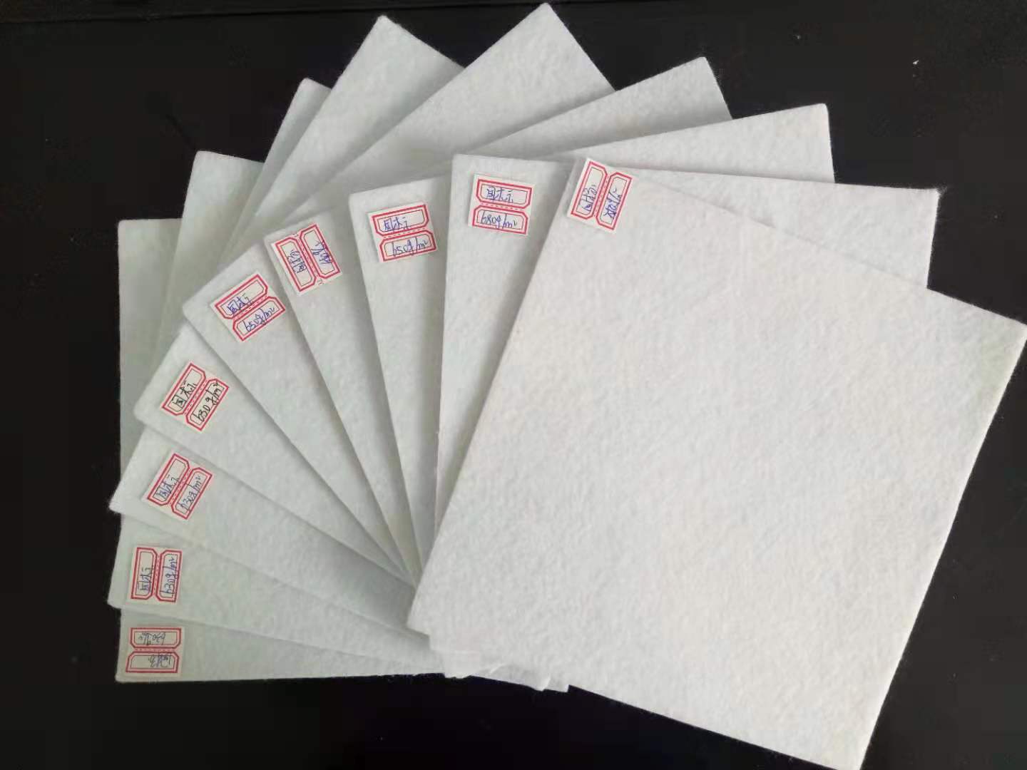 人工湖用复合土工膜