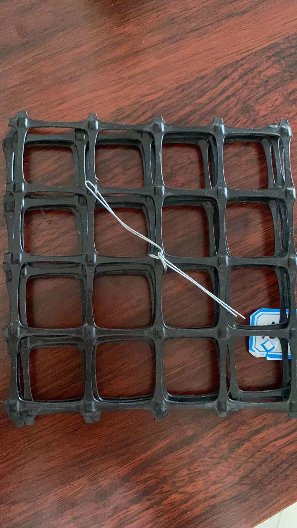 土工格栅在告诉公路工程中的优势